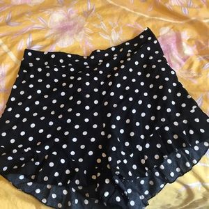 Flowy polka dot shorts !